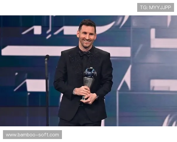 足球明星华丽西装出场背后的故事与时尚魅力揭秘