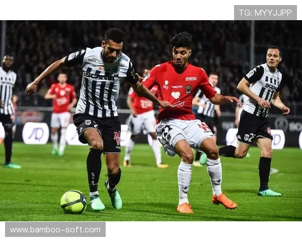 冷门足球明星盘点那些被低估的球员和他们的精彩表现