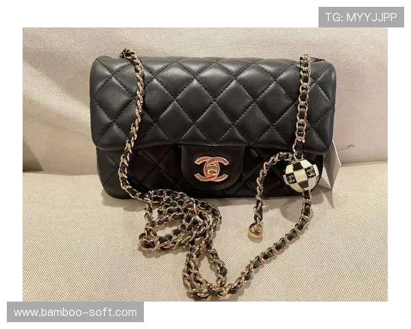 足球明星们的时尚包包推荐与搭配技巧解析